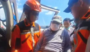 Basarnas Evakuasi Tujuh Korban Luka Berat Gempa NTT