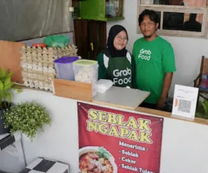 Dari Rumah Kontrakan Menuju Kemandirian Finansial: Perjalanan Inspiratif Seblak Ngapak Bali