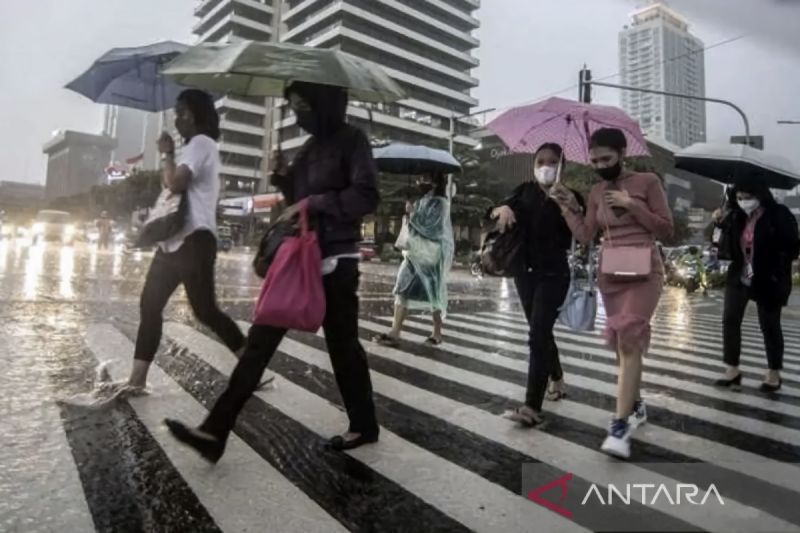 Hujan Berpotensi Guyur Banyak Kota Besar RI pada Selasa, ...