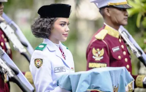 Inilah Profil Neeltje Deliana, Siswi Papua Pembawa Baki Penurunan Bendera HUT Ke-81 RI