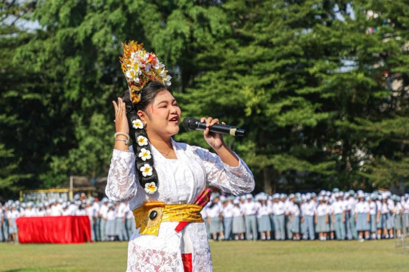 Jangan Asal Bicara! Sandrica Sampaikan Pesan Adab Bertutu...