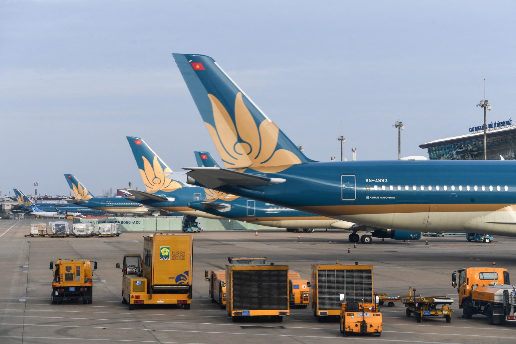 Kacaukan Bandara Ho Chi Minh City, Vietnam Tindak Tegas O...