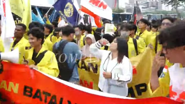 Aksi Demo Mahasiswa di Bundaran HI Ajukan 8 Tuntutan 