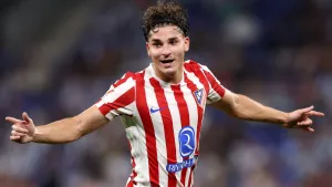 Simeone Cadangkan Julian Alvarez di Tengah Tarik Ulur Transfer Barcelona