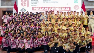 Wali Kota Eri Siapkan Ratusan Paskibraka Surabaya Jadi Duta Kampung Pancasila pada 2027