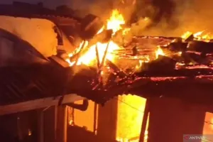 Akibat Korsleting Listrik, Sebuah Rumah di Matraman Jakarta Timur Terbakar