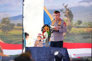 Polri Raih Rekor MURI Tanam Bawang Putih Serentak di Lahan Terluas