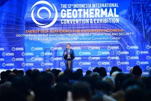 Kapasitas Terpasang Panas Bumi Baru 11,6%, Bahlil: Jangan Tahan Konsesi!