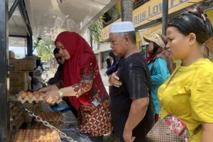 MinyaKita Dijual Rp31 Ribu, Mobil GASING Keliling Batam Tekan Harga Sembako