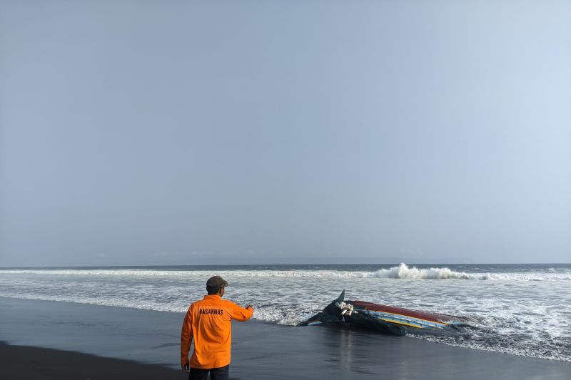 Misteri Tiga Nelayan Hilang di Pantai Paseban, Tim SAR Je...