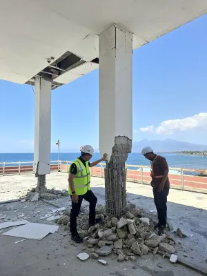 Tim Satgas Bencana ITS Pantau Kekuatan Infrastruktur NTT Pascagempa M7,7