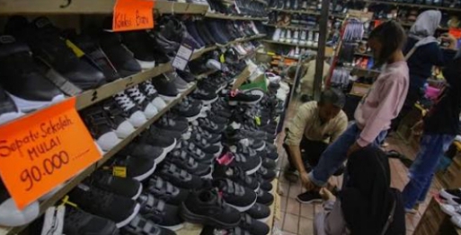 Awas! Bahaya Pakai Sepatu yang Kekecilan, Ini Efek Kesehatan pada Kaki