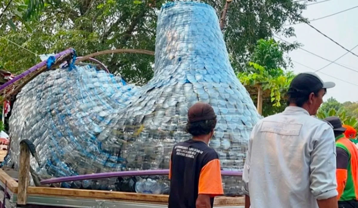 Festival Cilung 2026 Hadirkan Perahu Hias dari Botol Plas...