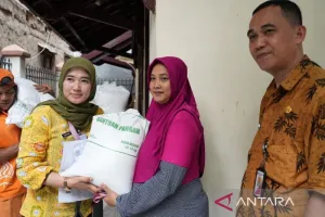 Kabar Baik! 1.800 KK di Sumur Batu Terima Bantuan Beras Tahap Kedua