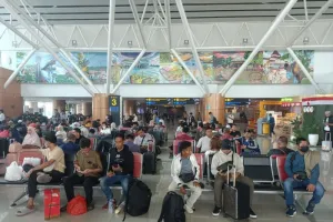 Kabut Asap Akibatkan Jarak Pandang Terbatas, Enam Penerbangan di Bandara Supadio Kalbar Alami Keterlambatan