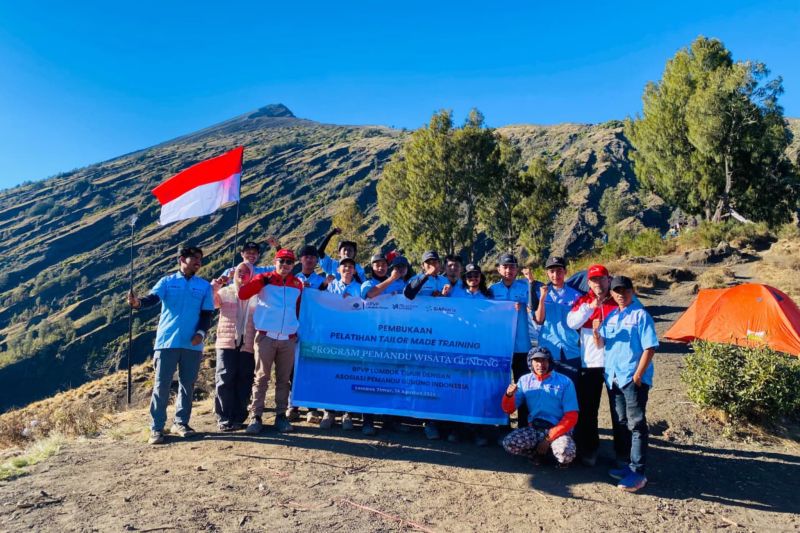 Kemnaker Perkuat Pemandu Gunung NTB, Pariwisata Bersiap Tancap Gas