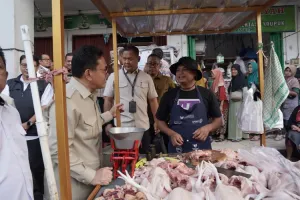 Mendag Tegaskan Pentingnya Jaga Harga Ayam Seimbang bagi Peternak dan Konsumen