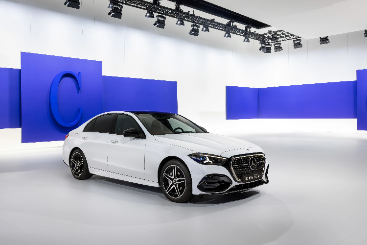 Mercedes-Benz Perbarui C-Class dengan Desain Lebih Sporty