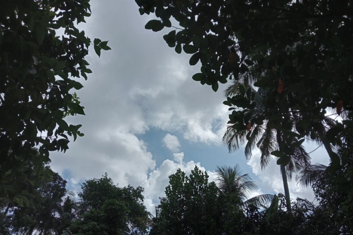 Cuaca Hari Minggu Cerah Berawan di Sebagian Besar Wilayah...