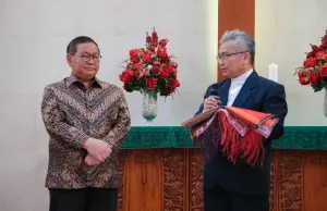 Gubernur Pramono Sebut Keluarga Kuat dan Masyarakat Peduli Jadi Kunci Kerukunan Jakarta