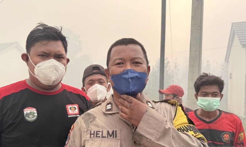 Kabut Asap Karhutla Makin Pekat, Warga Kompleks Aeropolis...