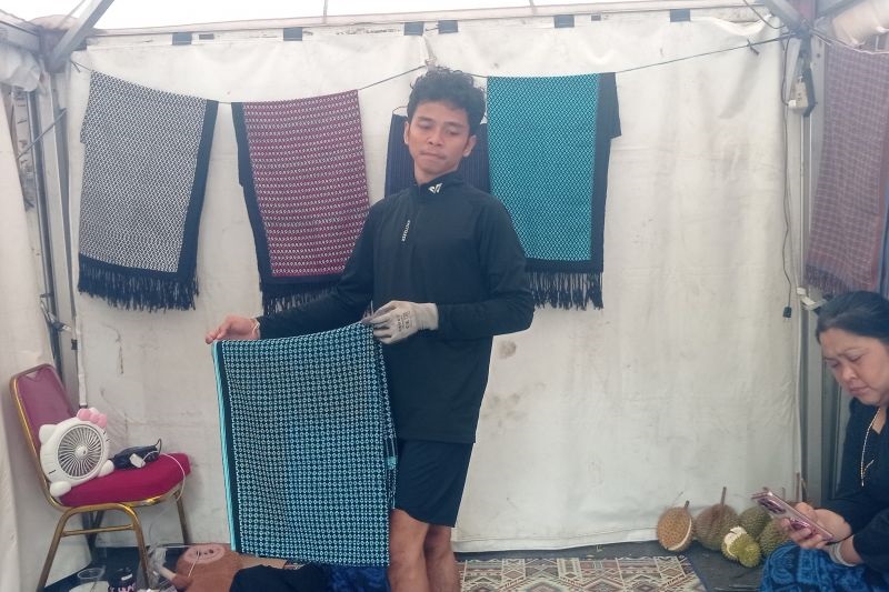 Kerajinan Badui Banjir Pesanan di Bazar Harkop Harnas, UM...