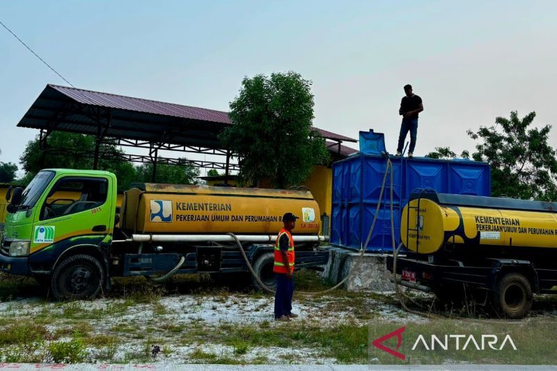 Krisis Air Bersih di Natuna! Pemkab Salurkan Bantuan untu...