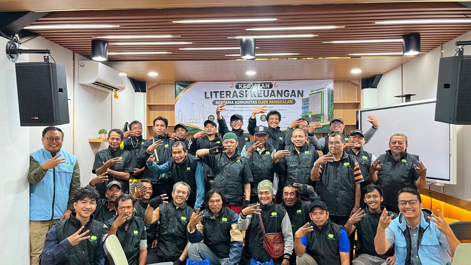 Pegadaian Area Kebayoran Baru Gelar Edukasi Literasi Keuangan untuk Komunitas Ojek Pangkalan