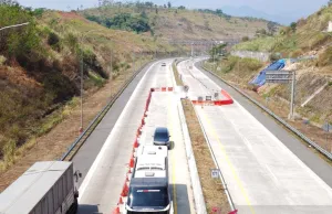 Tol Cisumdawu Arah Bandung-Cirebon Ada Perbaikan, Kontraflow DIberlakukan
