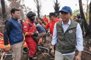 Atas Perintah Presiden Prabowo, Menhut Raja Antoni Turun Langsung Tangani Karhutla Kalbar.