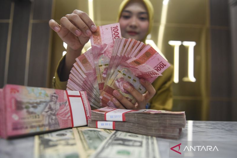 Kabar Baik! Rupiah Menguat ke Rp17.690 per Dolar AS