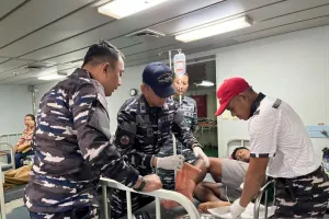 TNI AL Kerahkan Kapal Rumah Sakit untuk Bantu Korban Gempa di NTT