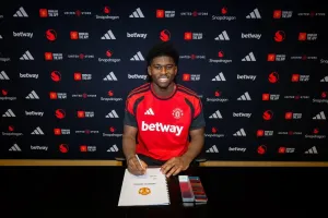 Carlos Baleba Resmi ke Manchester United, Lini Tengah MU Makin Menakutkan