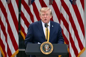 Trump Perketat Imigrasi, 200 Ribu Visa Terancam Dicabut