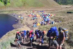 170 Pendaki Semeru Berhasil Dievakuasi dari Ranu Kumbolo Akibat Kebakaran