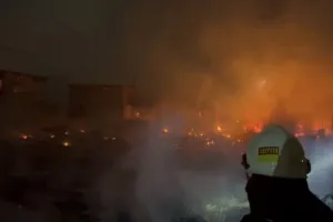 60 Rumah Terbakar di Muara ...