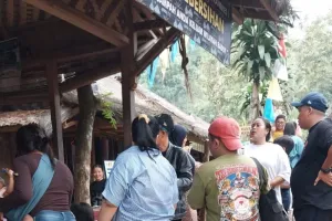 Bukan Sekadar Liburan! Wisatawan Padati Kawasan Badui Demi Berburu Durian