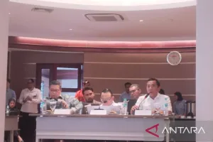 Bupati Aep Syaepuloh Dorong SDM Karawang Kompeten agar Mudah Terserap Industri.