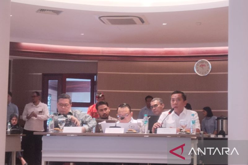 Bupati Aep Syaepuloh Dorong SDM Karawang Kompeten agar Mu...