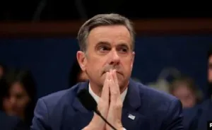 Direktur CIA Mendadak Terba...