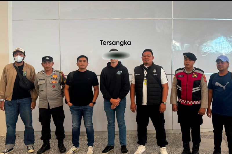Mesum di Halaman Rumah Warga, WNA Australia Diamankan