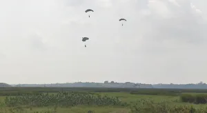 Operasi Penerjunan 40 Tim Alfa TNI Buru Titik Api di Taman Nasional Way Kambas