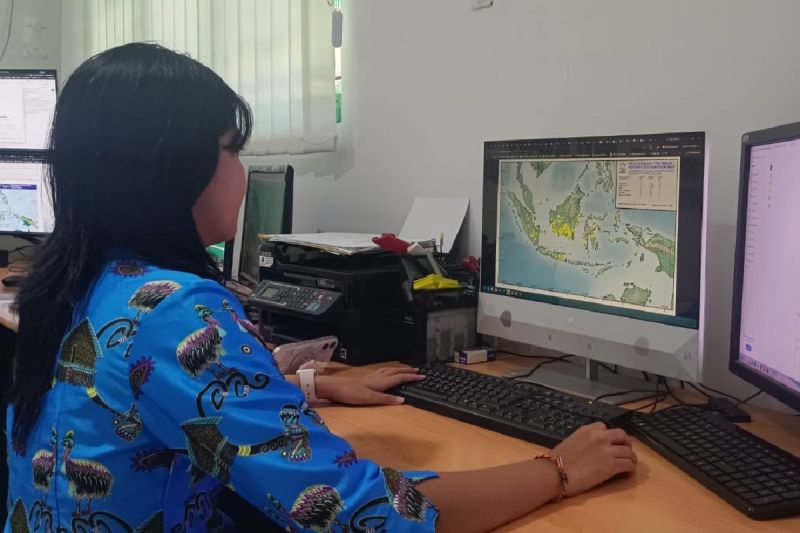 BMKG Prakirakan Sejumlah Kota Besar pada Jumat (28/8) Hujan dan Diselimuti Kabut Asap