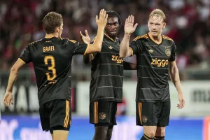 Hasil Liga Conference: Ajax Lolos ke Fse Grup Usai Taklukkan Sion 5-3, Maarten Paes Dicadangkan