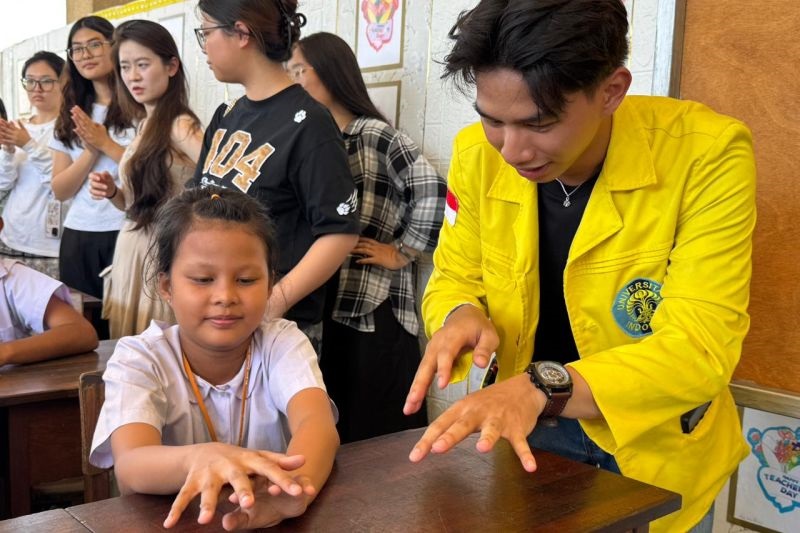 Mahasiswa FIK UI Ajarkan Cuci Tangan kepada 200 Anak Migran Myanmar di Thailand