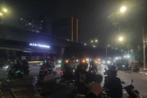 Massa Demonstrasi Masih Berkerumun di Sekitar Slipi hingga Jumat (28/8) Dini Hari Tadi