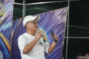 Bupati Gorontalo Utara Thariq Modanggu Salurkan Bantuan Bibit Jagung dan Beras untuk Warga.