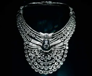 Kalung 673 Berlian Milik Ratu Mesir Dicuri dari Museum Wina, Pelaku Terekam Kamera