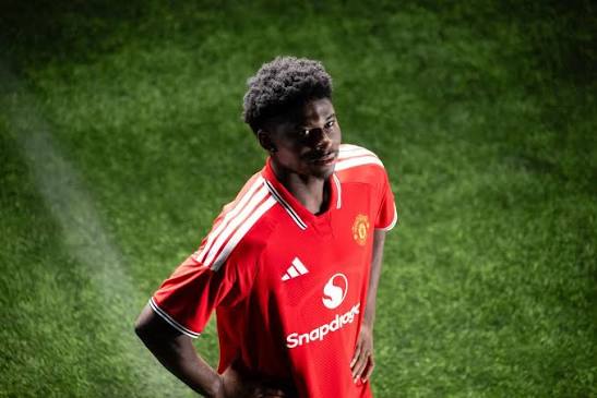 Kerugian Besar bagi Manchester United, Baru Gabung Carlos Baleba Cedera
