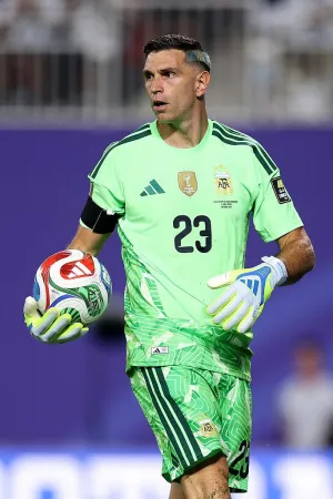Chelsea Resmi Datangkan Emiliano Martinez dari Aston Villa